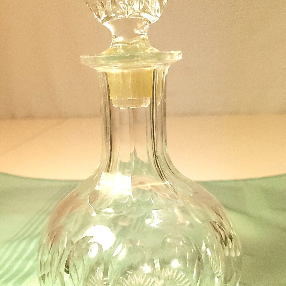1960s Starburst Diamond Pressed Glass Decanter w/ Stopper 9"